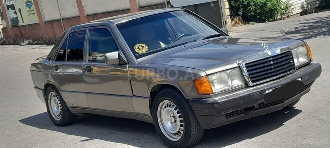 Mercedes 190-5