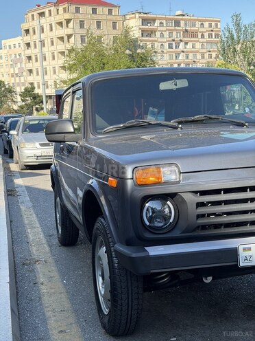 LADA (VAZ) Niva-11