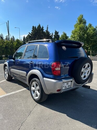 Toyota RAV4-4