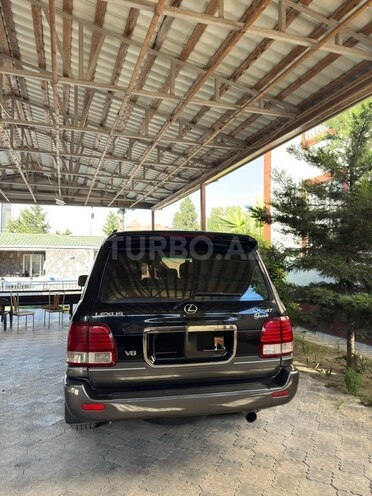 Lexus LX 470-4