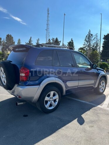 Toyota RAV4-8
