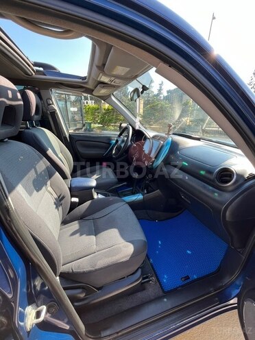 Toyota RAV4-14