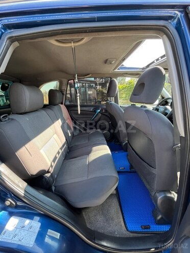 Toyota RAV4-15