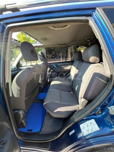 Toyota RAV4-19