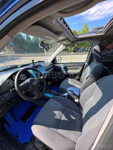 Toyota RAV4-16