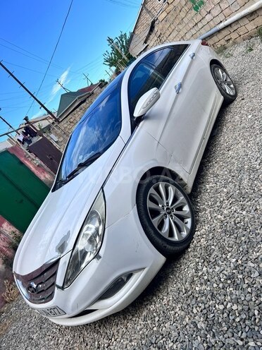 Hyundai Sonata-5