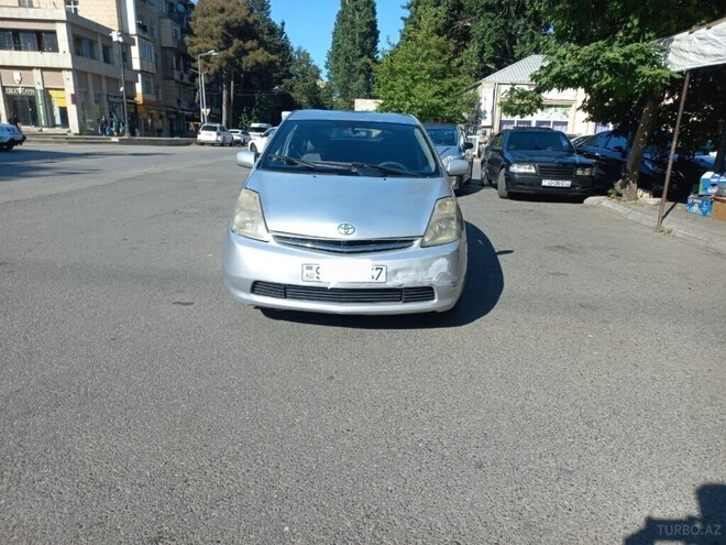 Toyota Prius-1