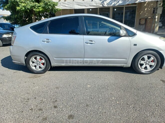 Toyota Prius-4