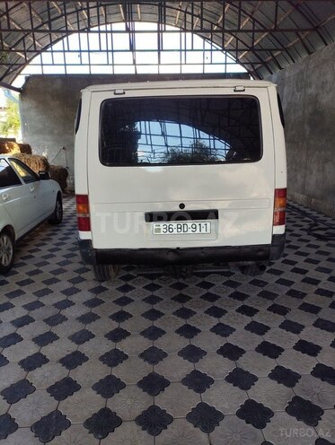 Ford Transit-3