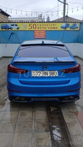 Hyundai Elantra-4