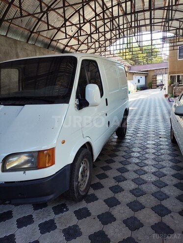 Ford Transit-4