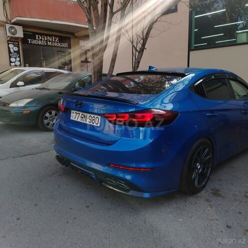 Hyundai Elantra-7