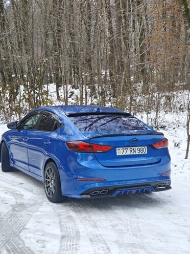 Hyundai Elantra-6