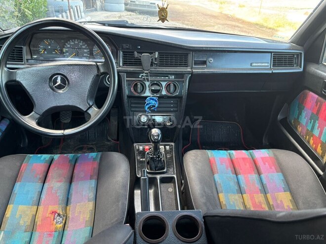 Mercedes 190-9