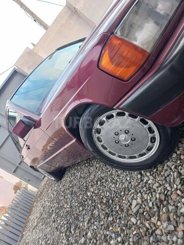Mercedes 190-10