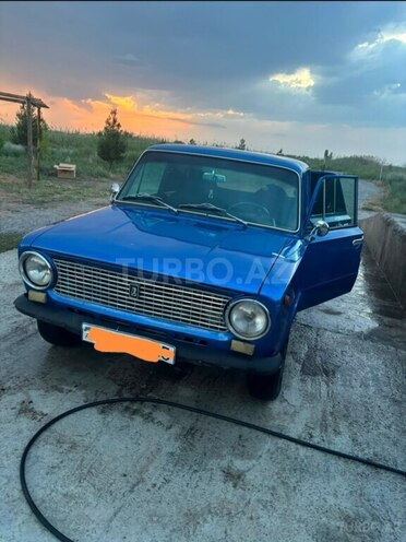 LADA (VAZ) 21011-1
