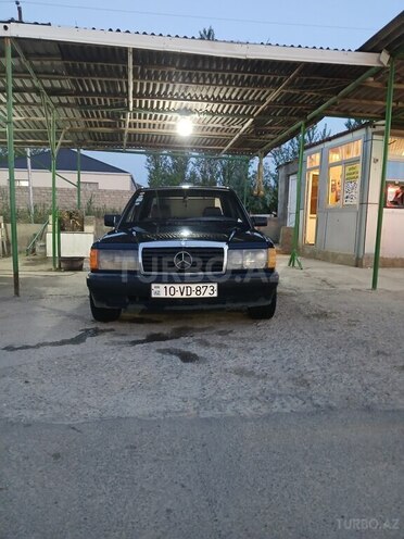 Mercedes 190-1