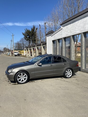 Mercedes C 240-10