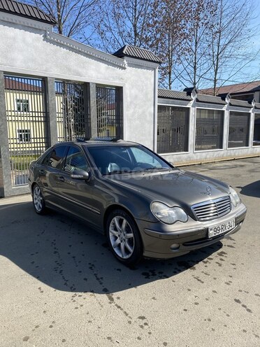 Mercedes C 240-11