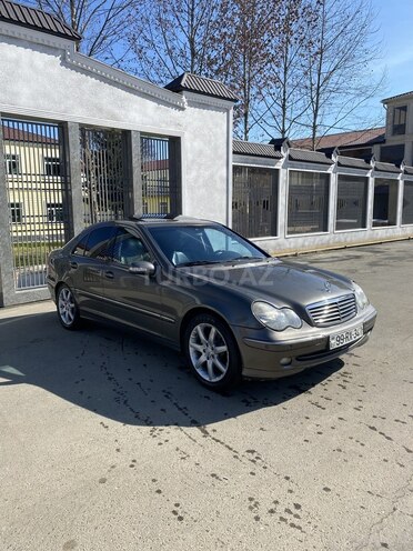 Mercedes C 240-19