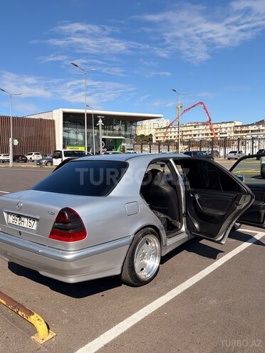Mercedes C 220-9