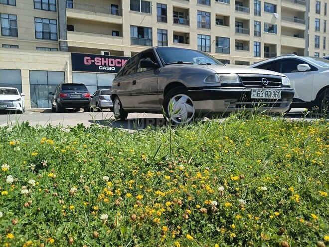 Opel Astra-3