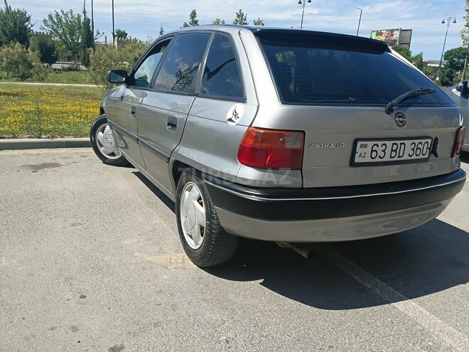 Opel Astra-2