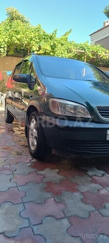 Opel Zafira-2