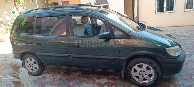 Opel Zafira-5