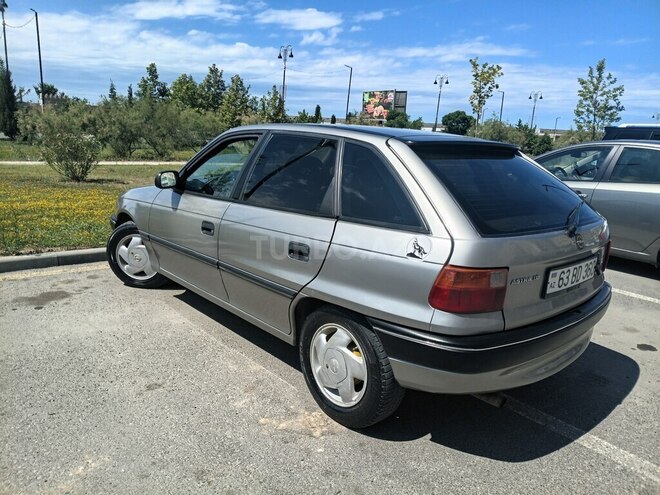 Opel Astra-8