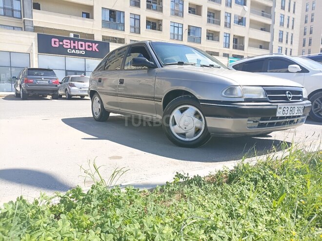 Opel Astra-11