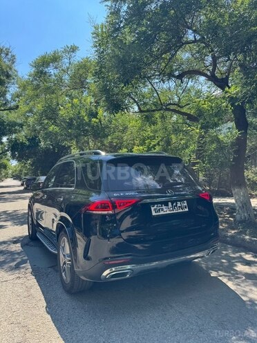 Mercedes GLE 300d 4MATIC-6