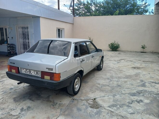 LADA (VAZ) 21099-4
