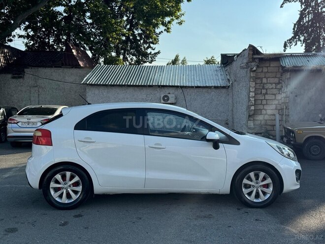 Kia Rio-13