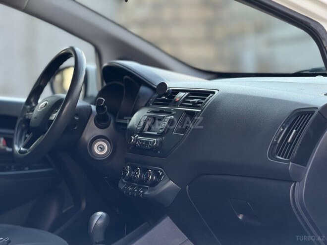 Kia Rio-14