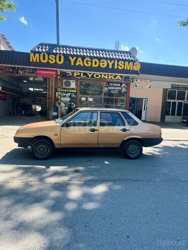 LADA (VAZ) 21099-8