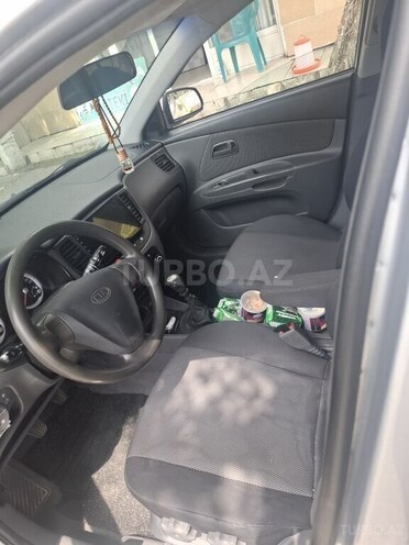 Kia Rio-4