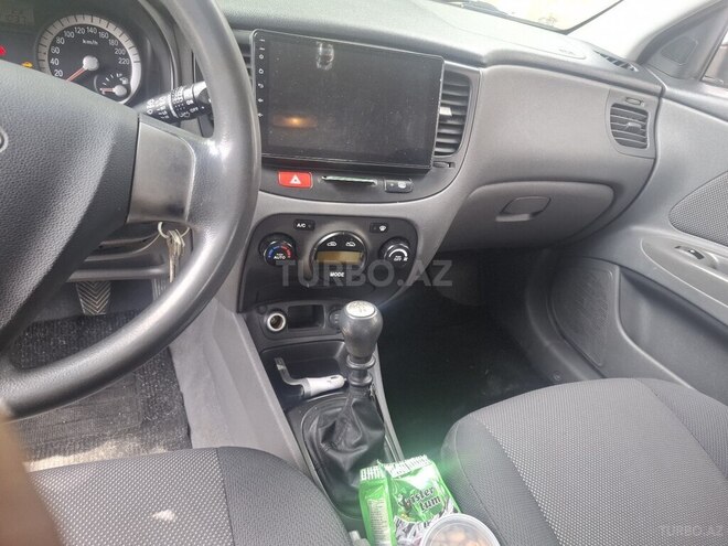 Kia Rio-8