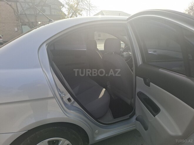 Hyundai Accent-8