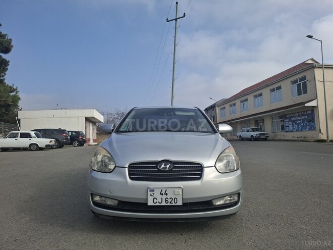 Hyundai Accent-1