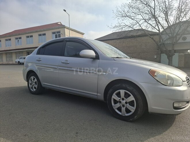 Hyundai Accent-6