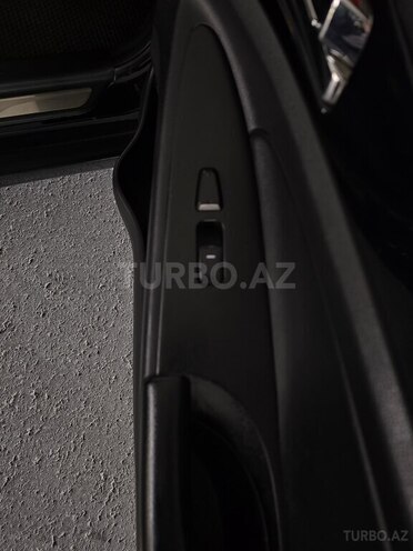 Hyundai Sonata-12