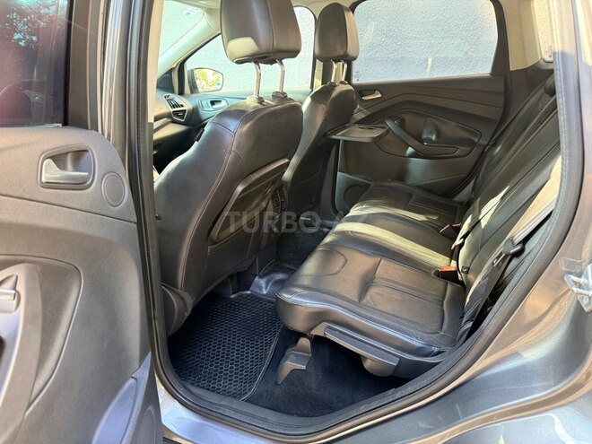 Ford Kuga-7