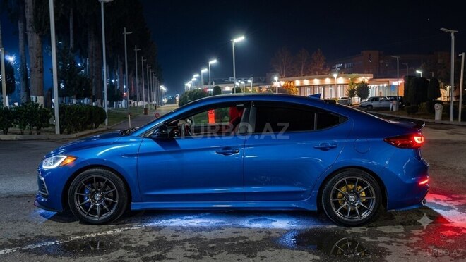 Hyundai Elantra-14