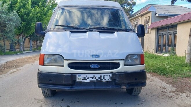 Ford Transit-4