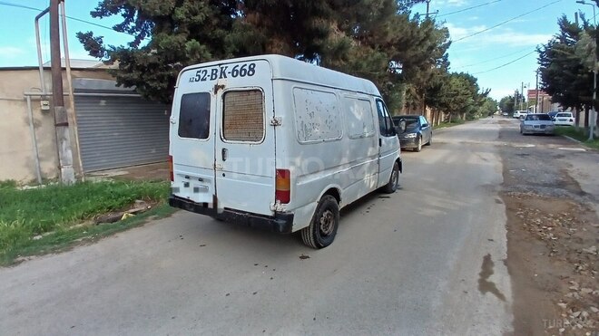 Ford Transit-7