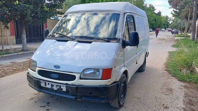 Ford Transit-5