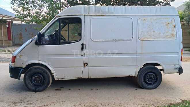 Ford Transit-14