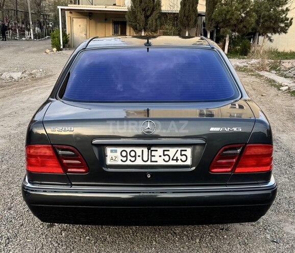 Mercedes E 200-2