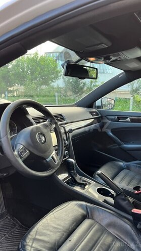 Volkswagen Passat-10